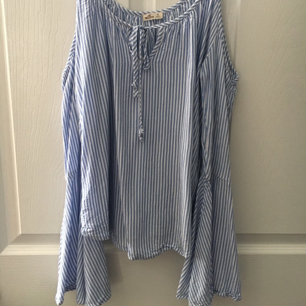 Hollister Bell Sleeve Blouse